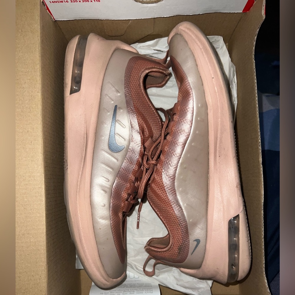 Nike Air Max Axis